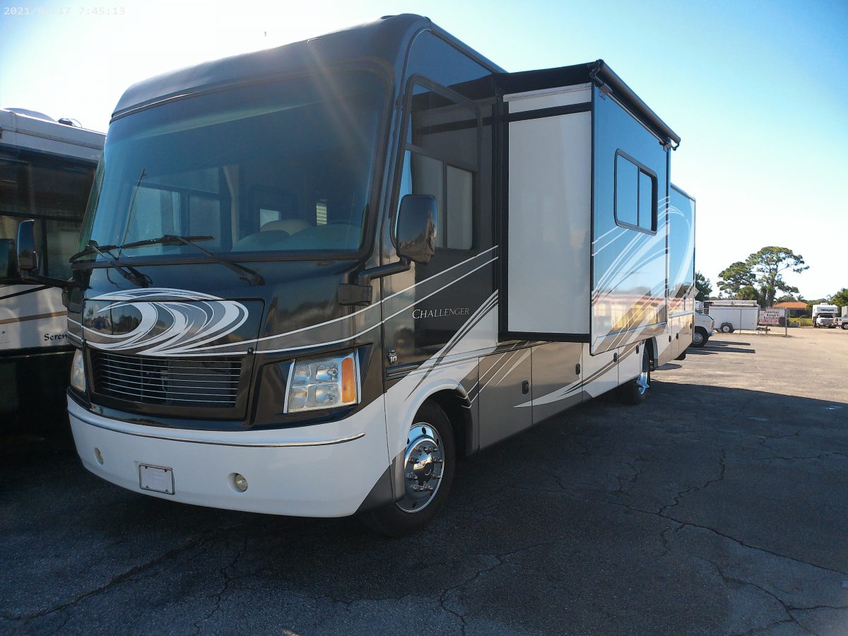 2013 THOR MOTOR COACH CHALLENGER 37GT (Sold)